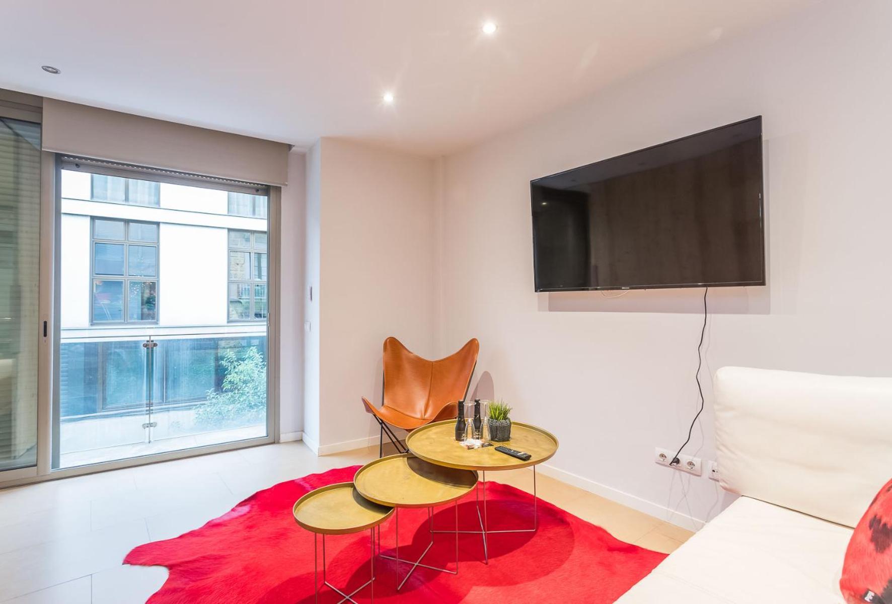 My Space Brand New In Center Apartment