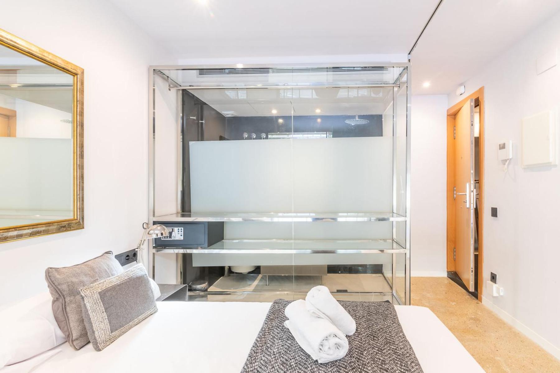 My Space Brand New In Center Apartment