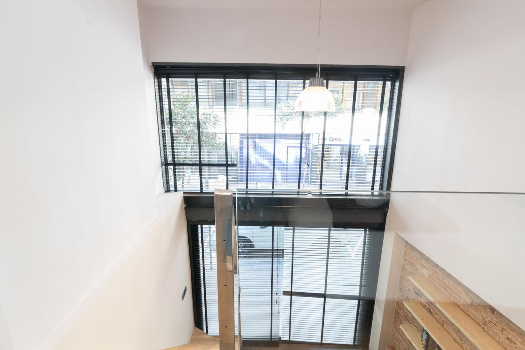 My Space Brand New In Center Apartment *